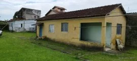 Terreno Grande com 4 casas Tipo Vila Iguape SP